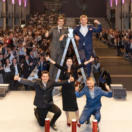 Auszug der Meister mit Auszeichnung