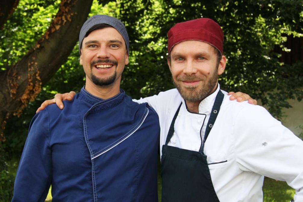 Küchenchef Seraphin Schwanninger und Koch David Stich
